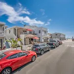 Three Bedroom Home On 36Th With Indoor Outdoor Living
