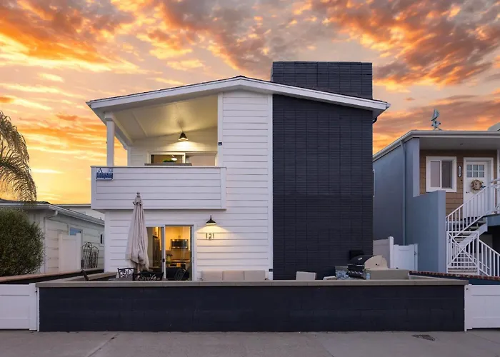 Steps To Sand 2 Homes In 1 - Sleeps 19 Outdoor Space Walk To Shops Dining