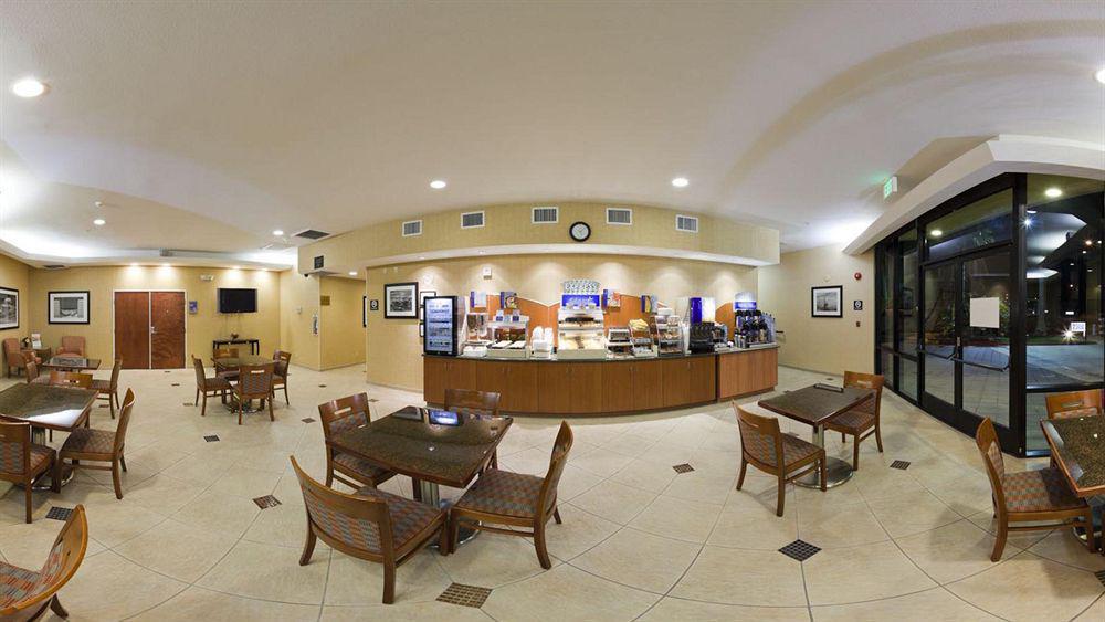 Resort Express Newport By Ihg 3*