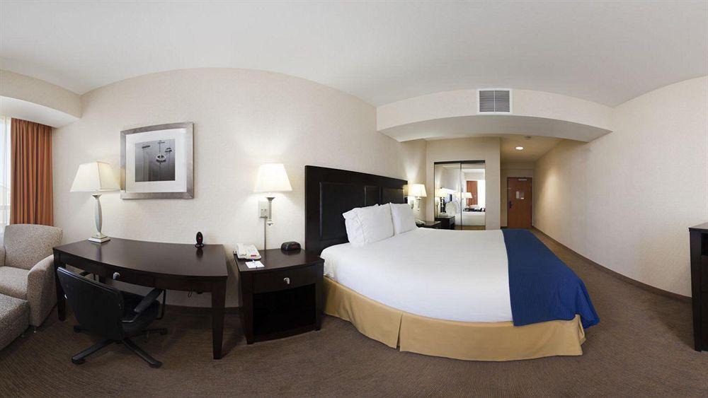Express Newport By Ihg Resort