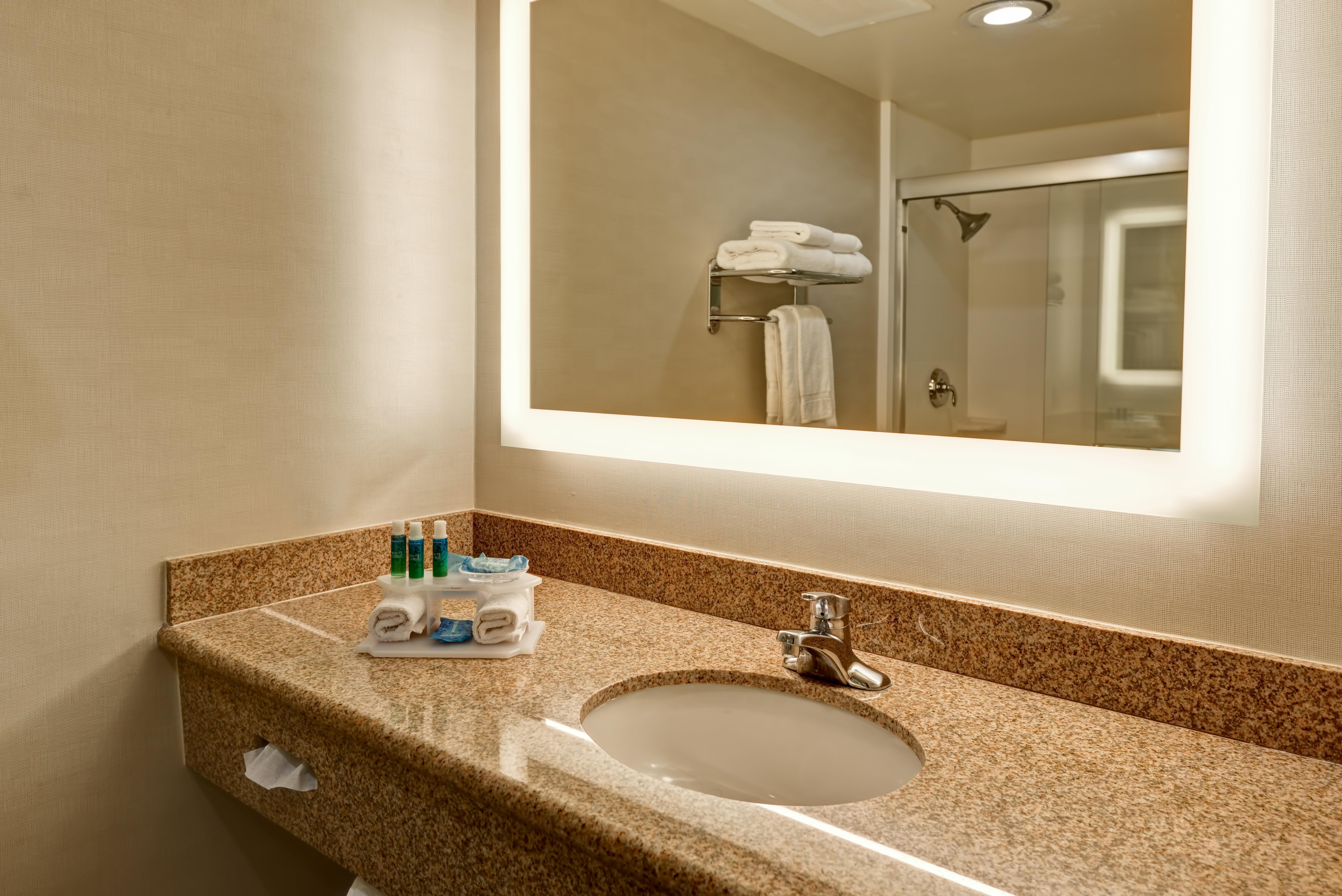 Resort Express Newport By Ihg Newport Beach
