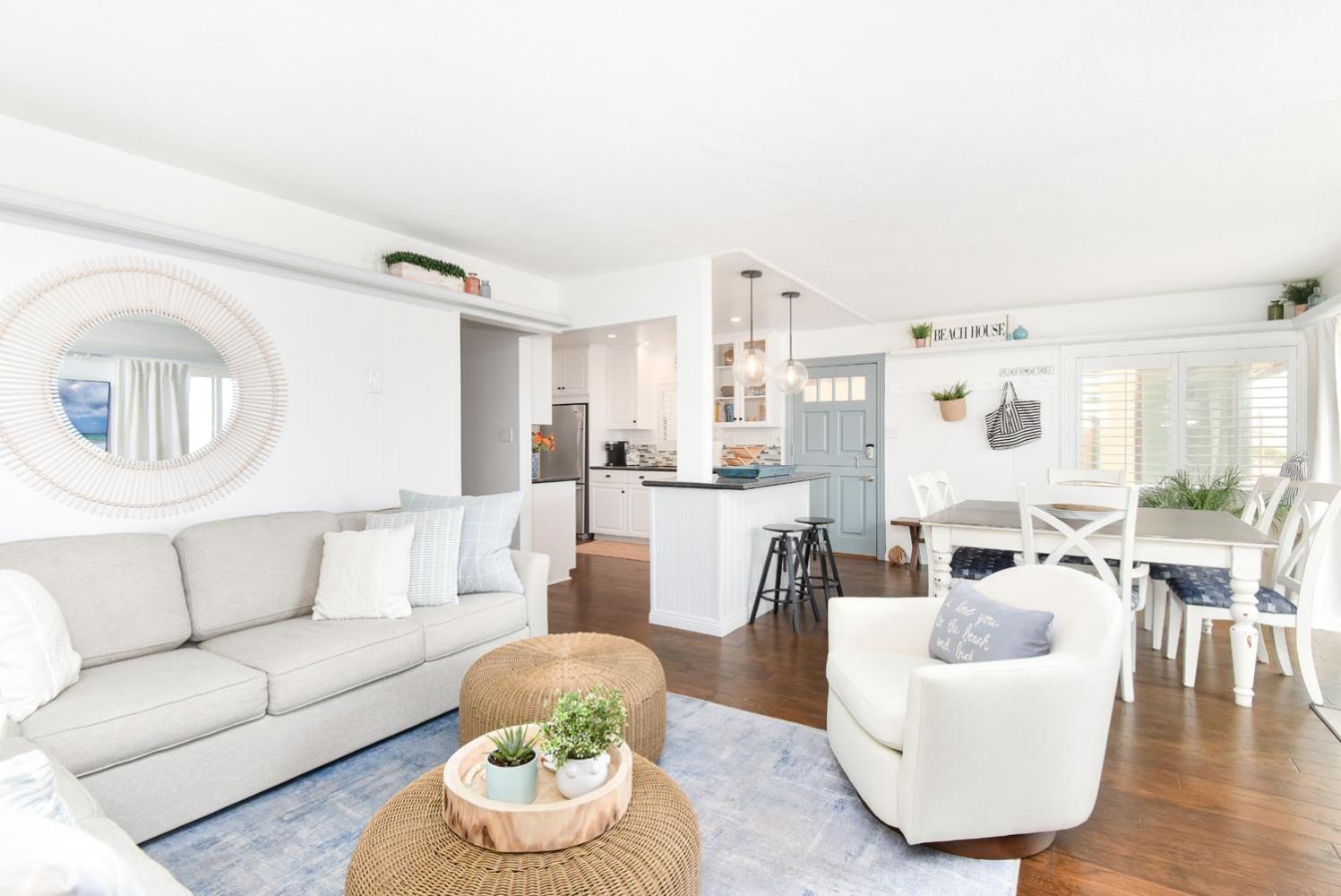 Holiday home 4 Bedroom Oceanfront With Giant Patio On The Newport Beach