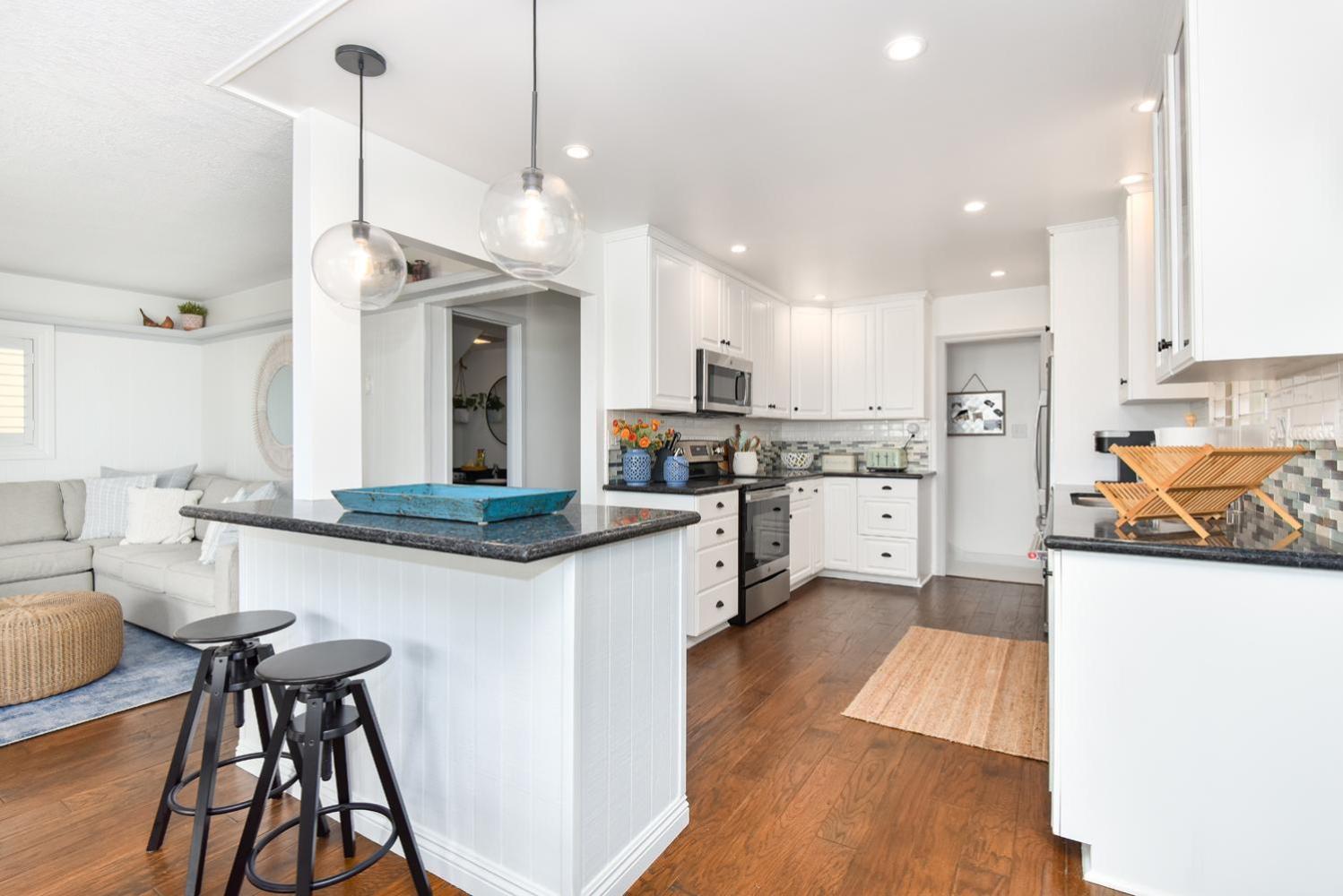4 Bedroom Oceanfront With Giant Patio On The Newport Beach