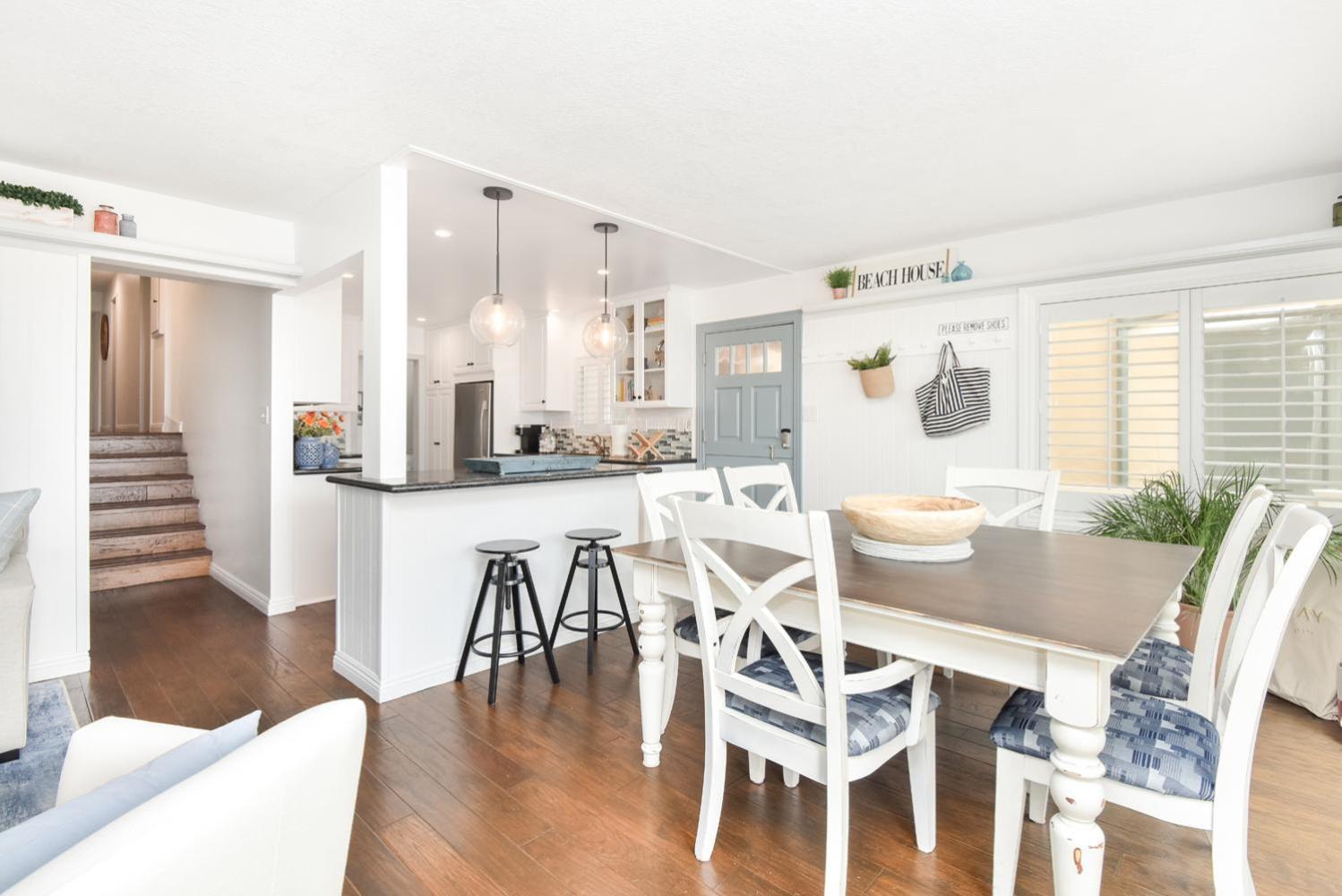 Holiday home 4 Bedroom Oceanfront With Giant Patio On The
