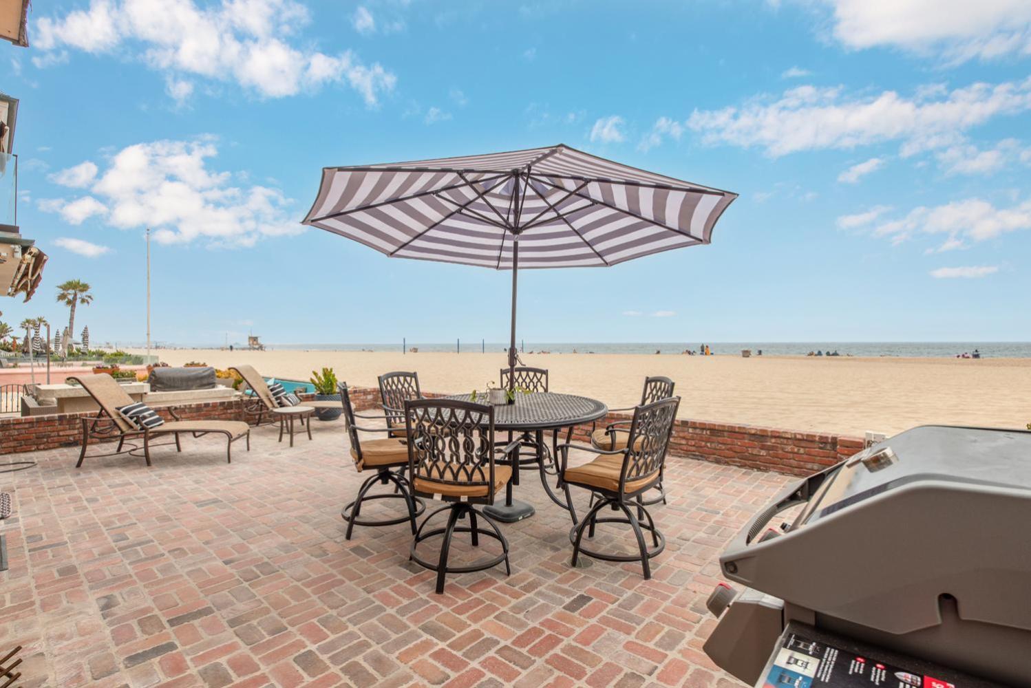 4 Bedroom Oceanfront With Giant Patio On The Newport Beach