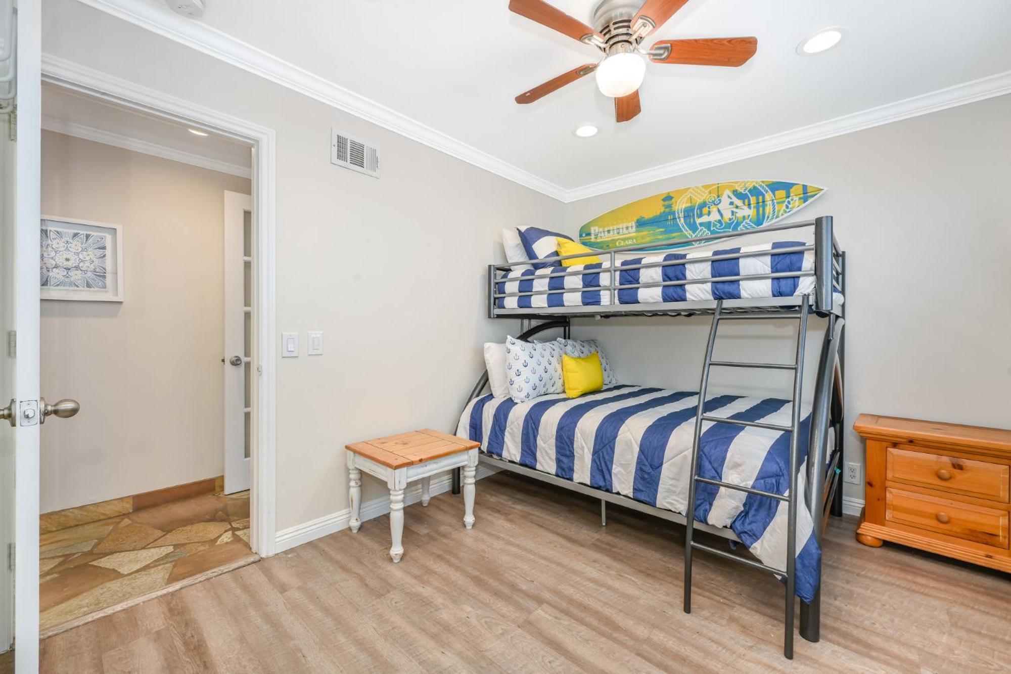 Holiday home Three Bedroom On 36th With Indoor Outdoor Living
