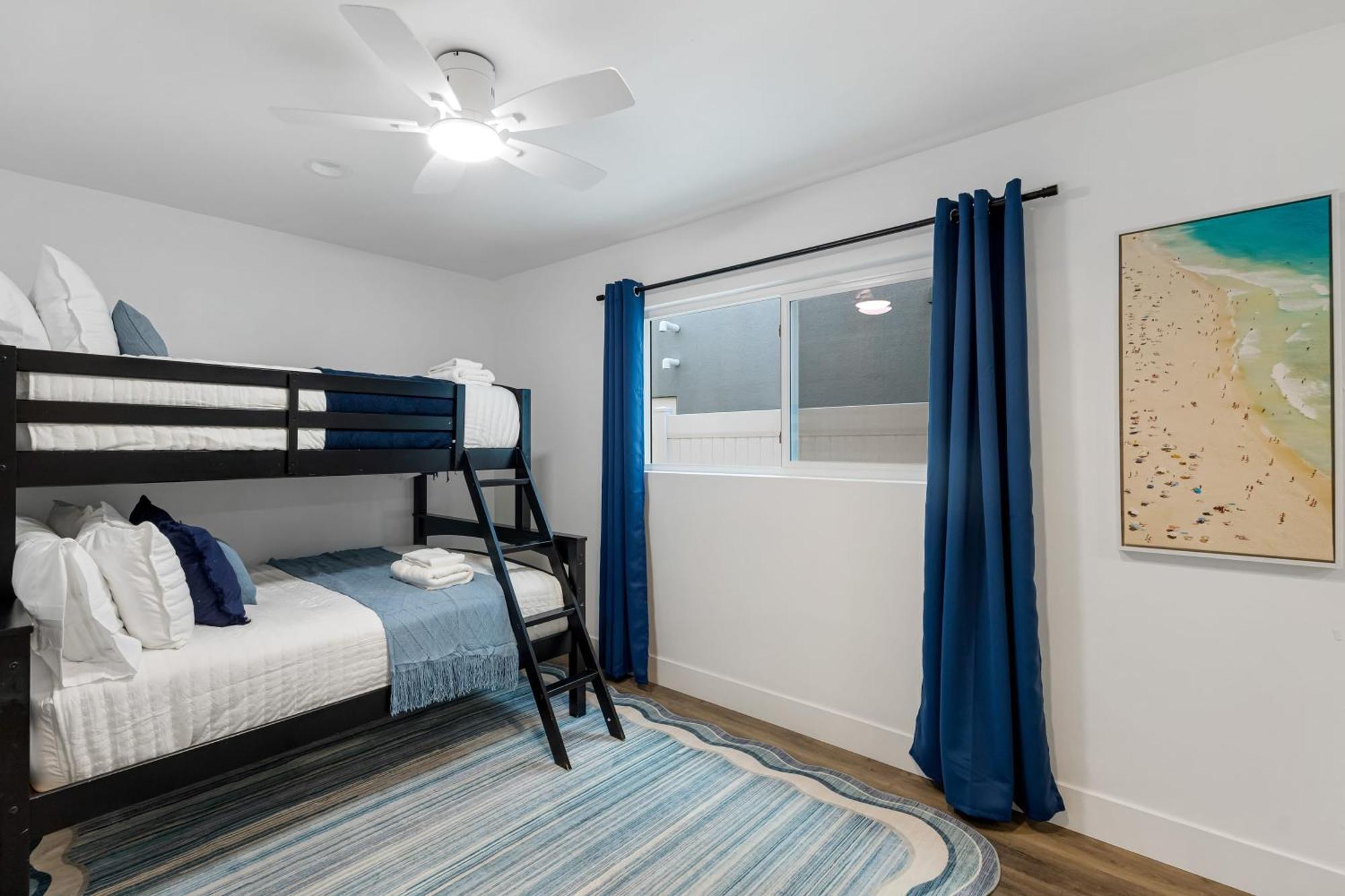 Holiday home Steps To 2 Homes In 1 - Sleeps 19 Outdoor Space Walk To Shops Dining