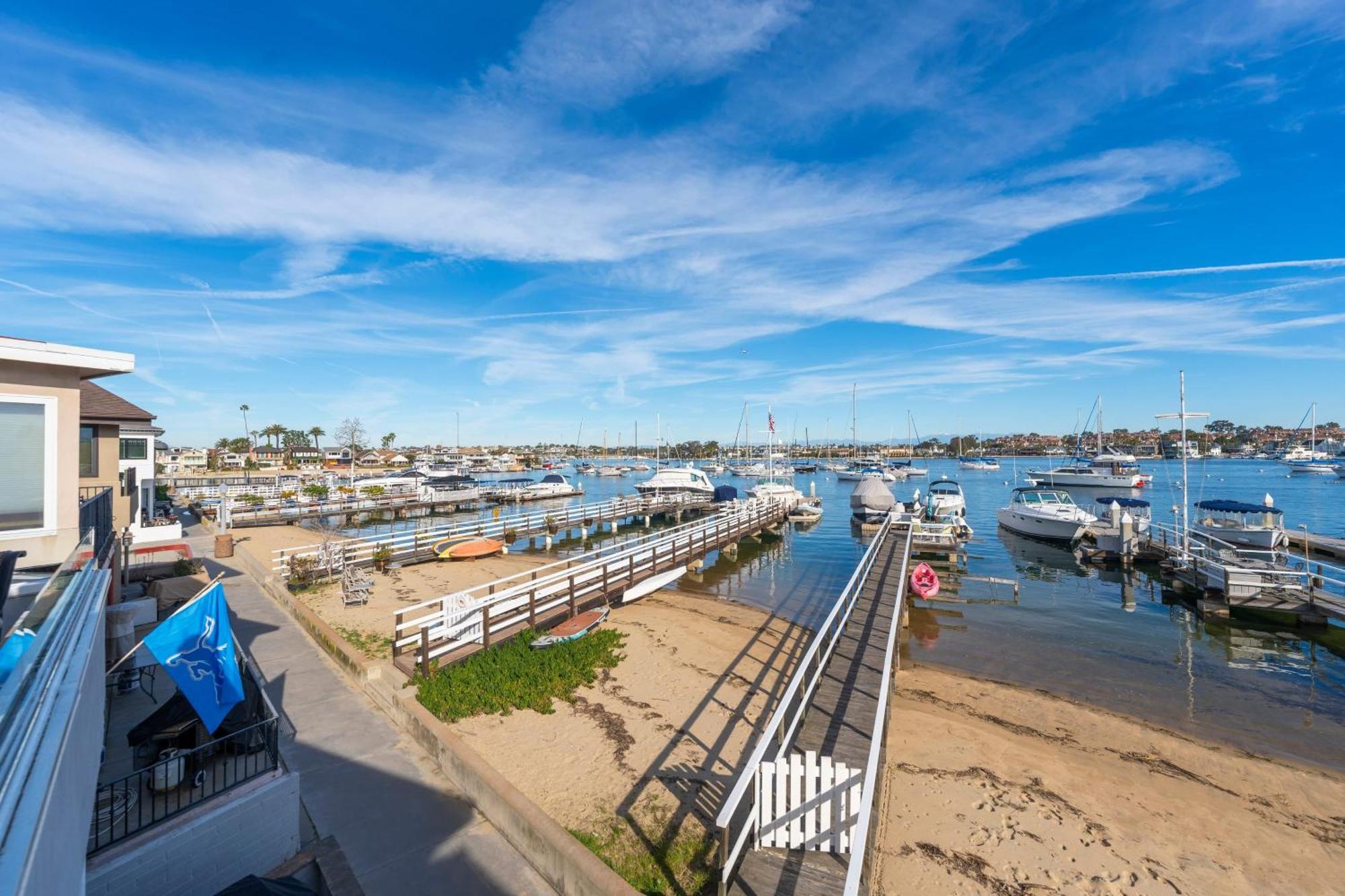 Prime Newport Location Bay Access Walk To Fun Zone Dining Edgewater C Holiday home *