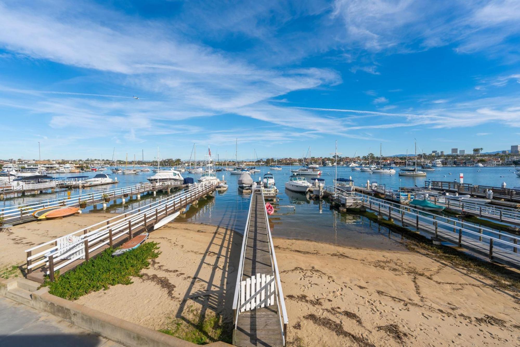 Prime Newport Location Bay Access Walk To Fun Zone Dining Edgewater C Newport Beach