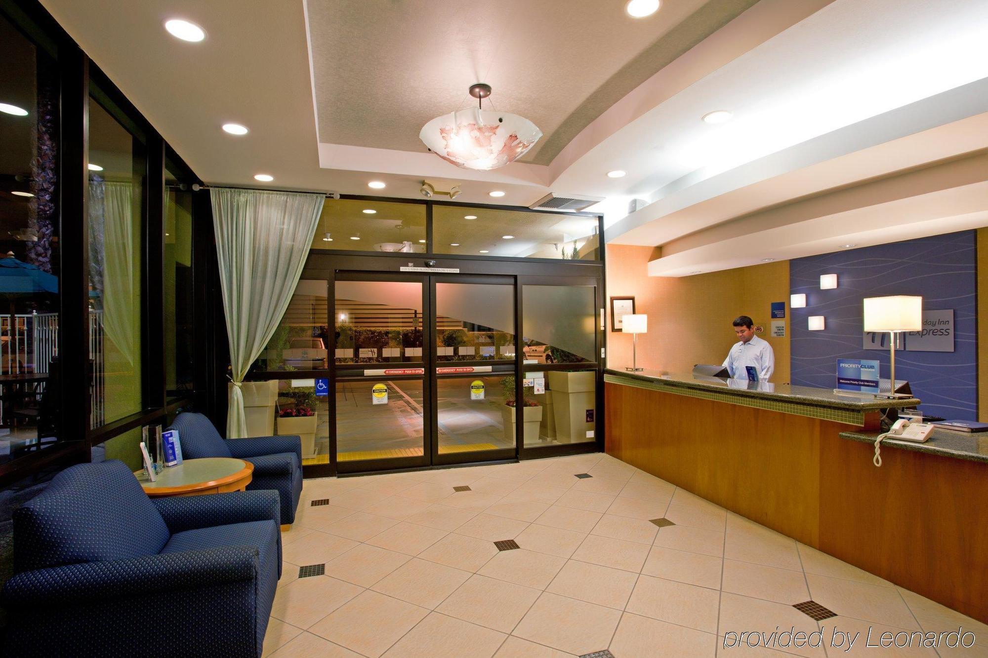 Express Newport By Ihg 3*