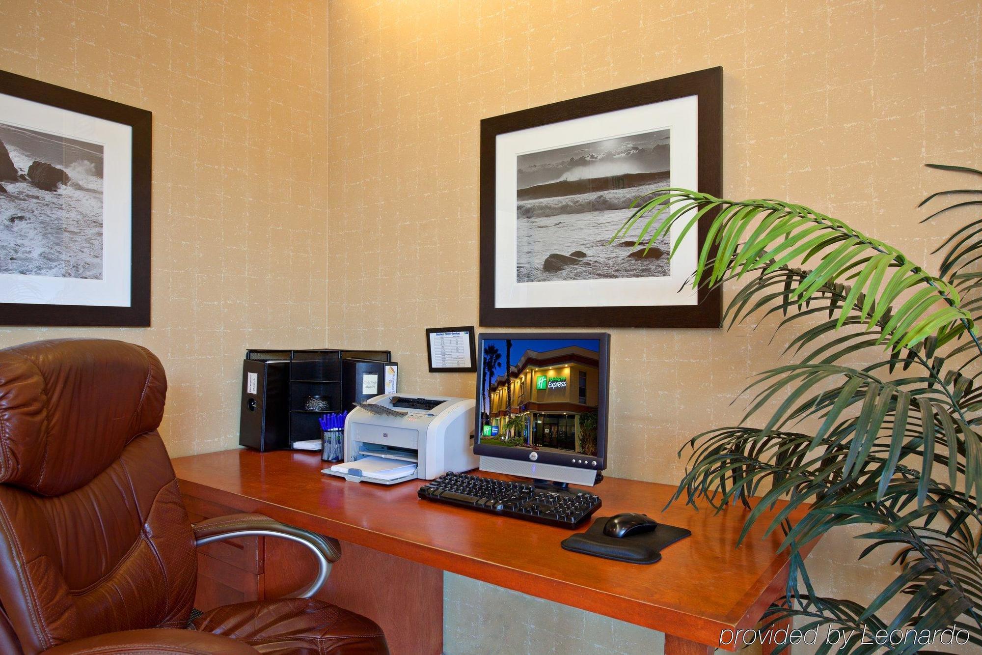 Express Newport By Ihg 3*
