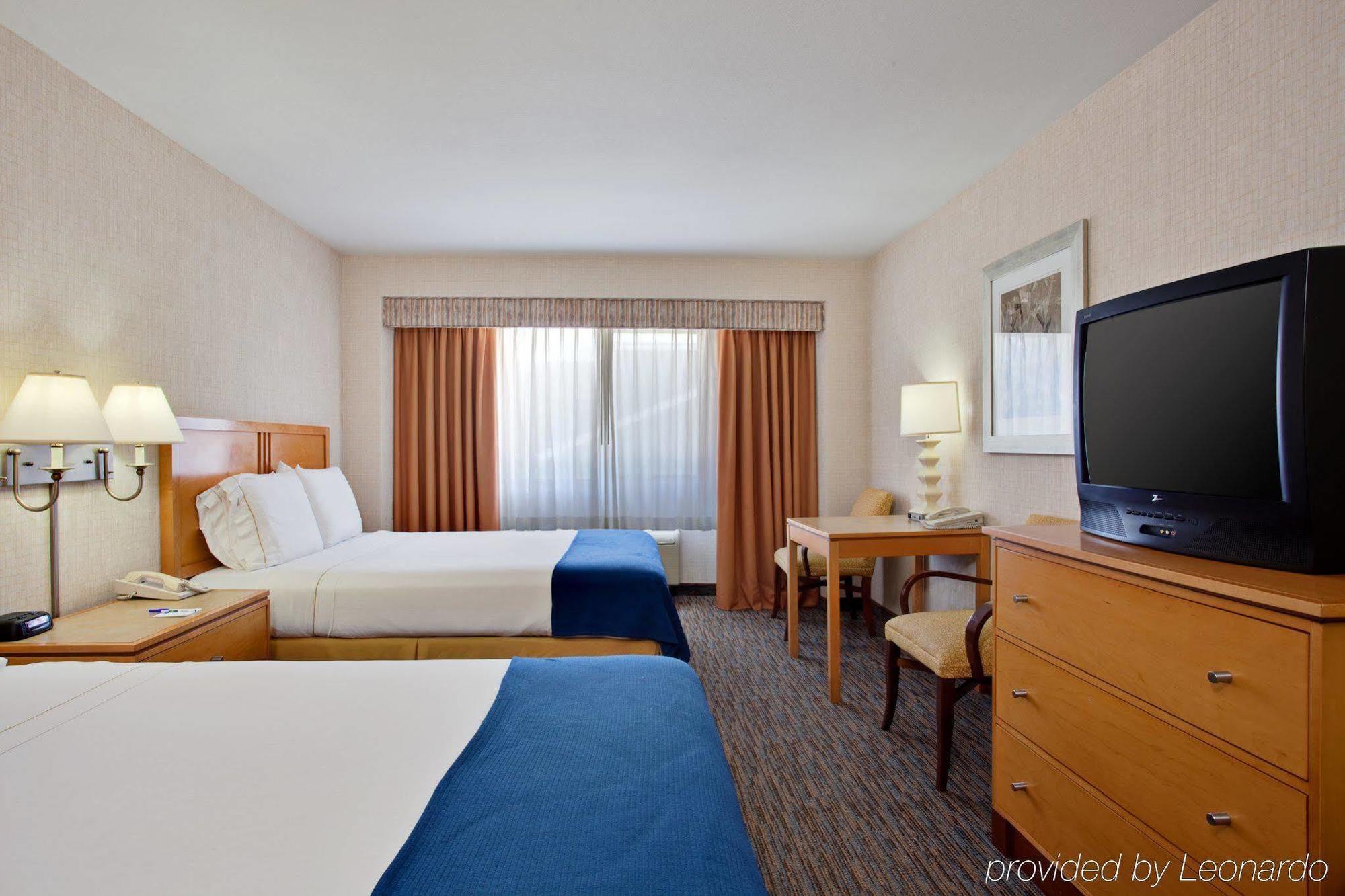 Express Newport By Ihg Resort
