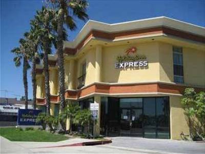 Express Newport By Ihg 3*