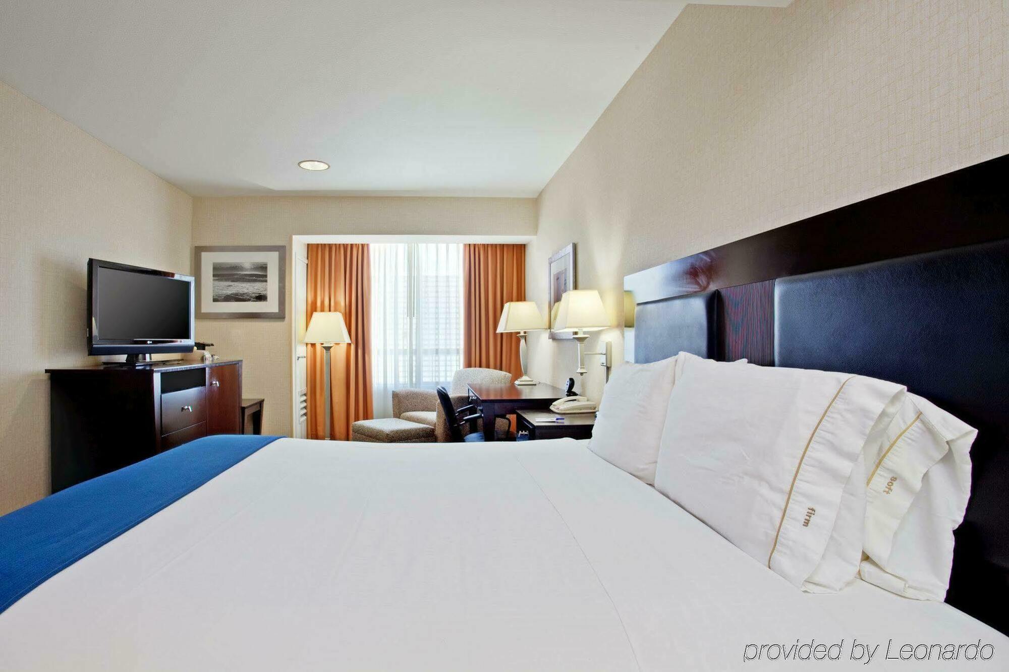 Express Newport By Ihg Resort 3*