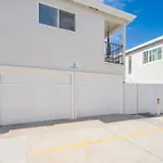 Three Bedroom Home On 36Th With Indoor Outdoor Living