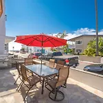 Three Bedroom Home On 36Th With Indoor Outdoor Living