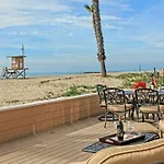 5107 Seashore Dr
