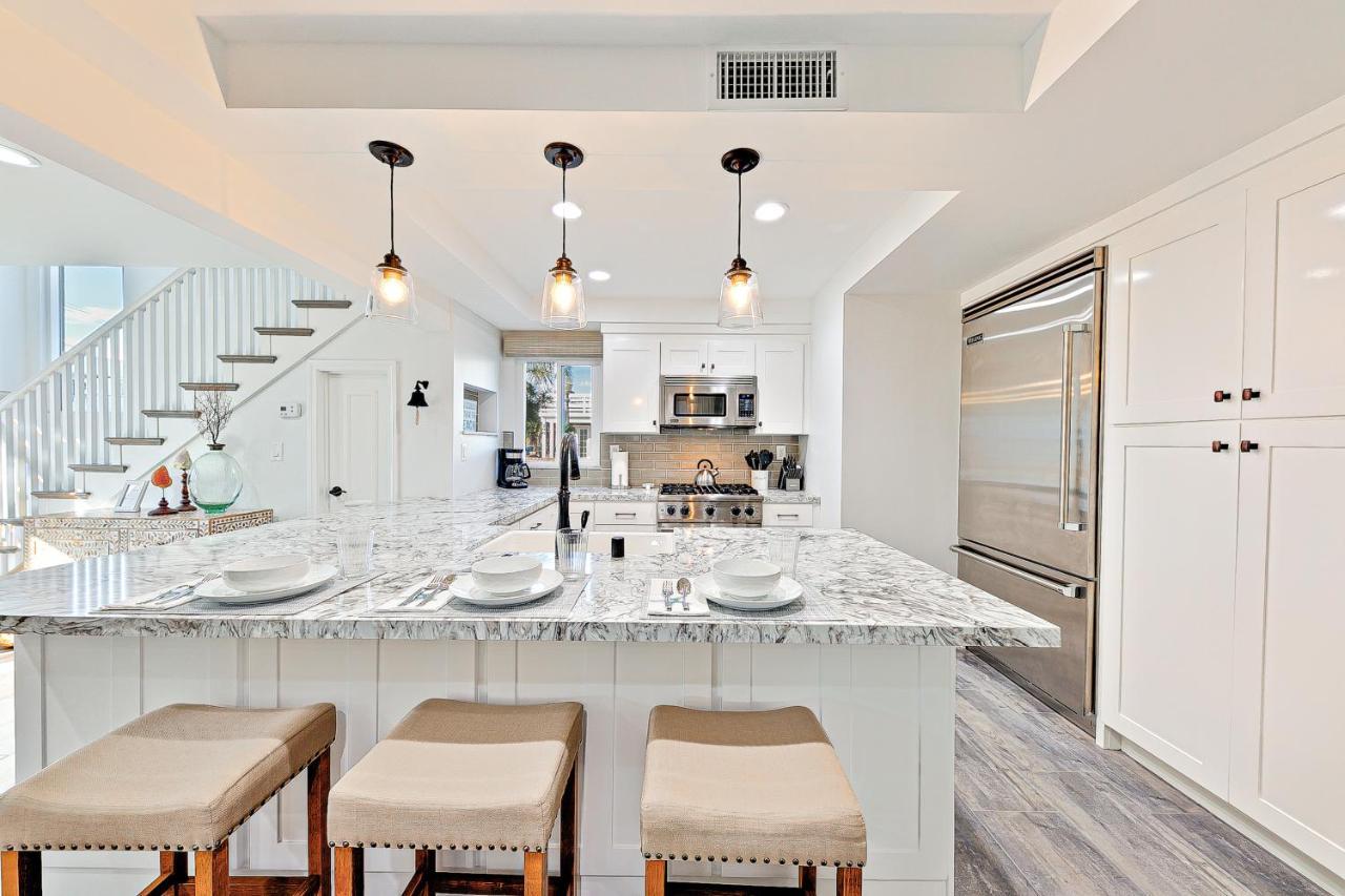 Balboa Island Diamond Compound Newport Beach