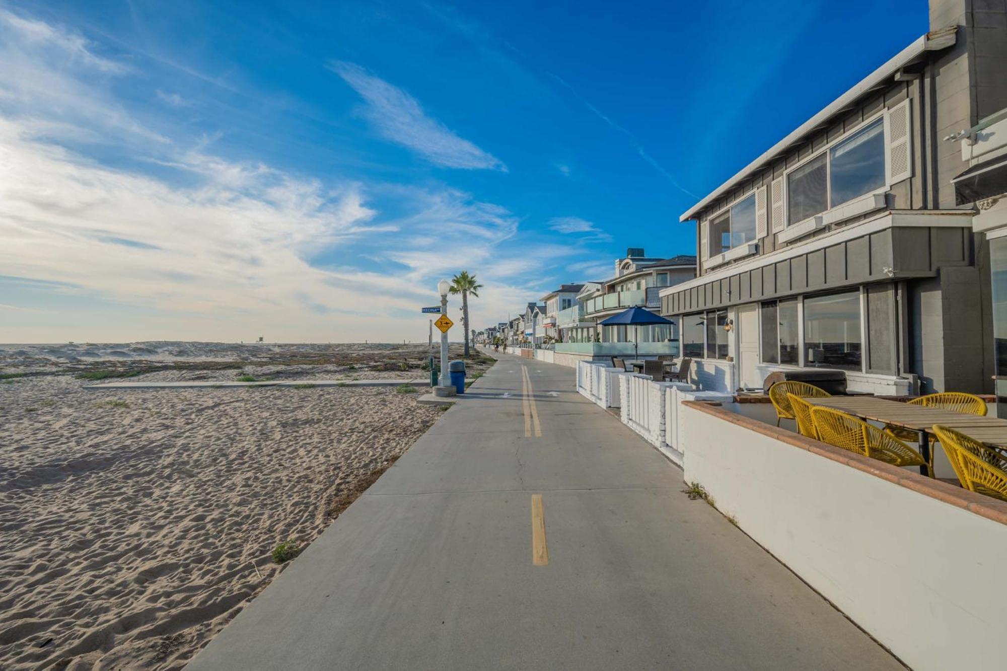 Holiday home 1 Bedroom In The Back Of Our Oceanfront Newport Beach