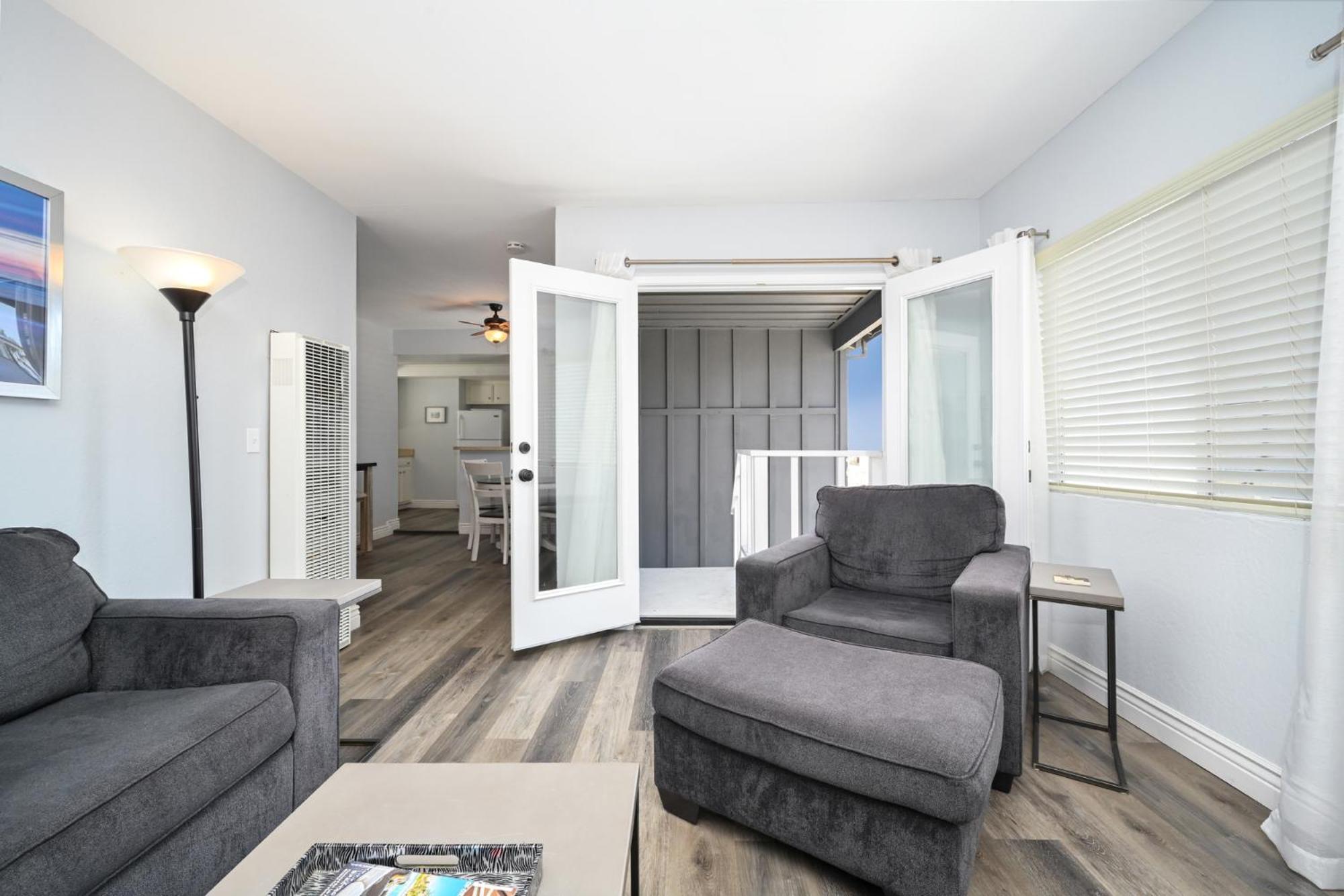 1 Bedroom In The Back Of Our Oceanfront Holiday home