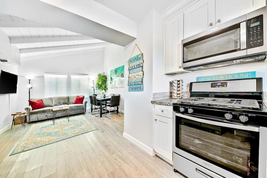 4 Bedroom Across From The And Boardwalk Newport Beach