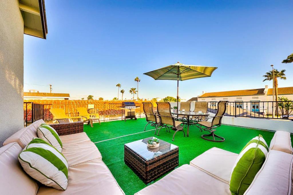 4 Bedroom Across From The And Boardwalk * Newport Beach