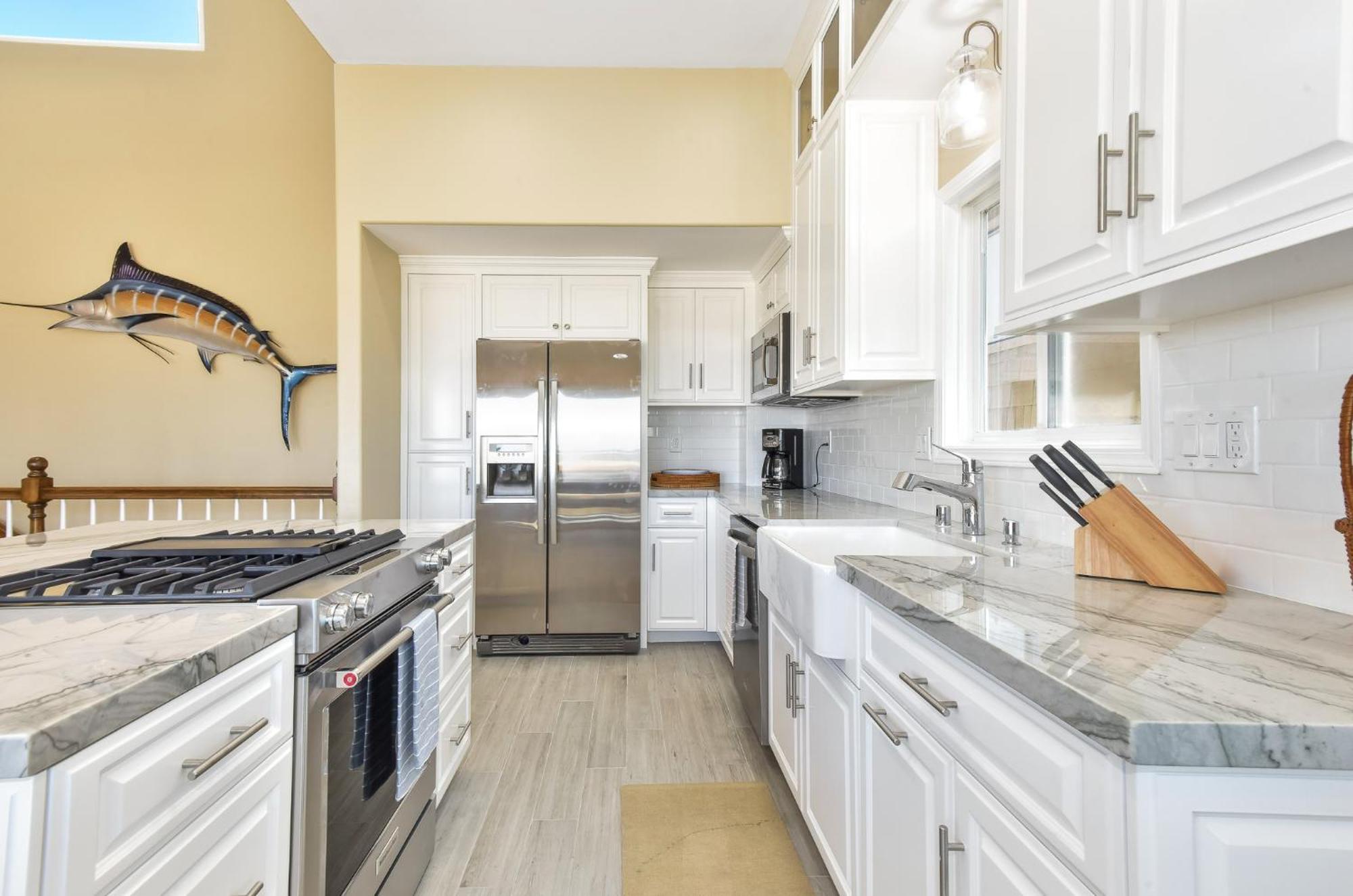 Multi Level Oceanfront With Patio On The Beach, Fire Pit And 2 Car Garage Newport Beach
