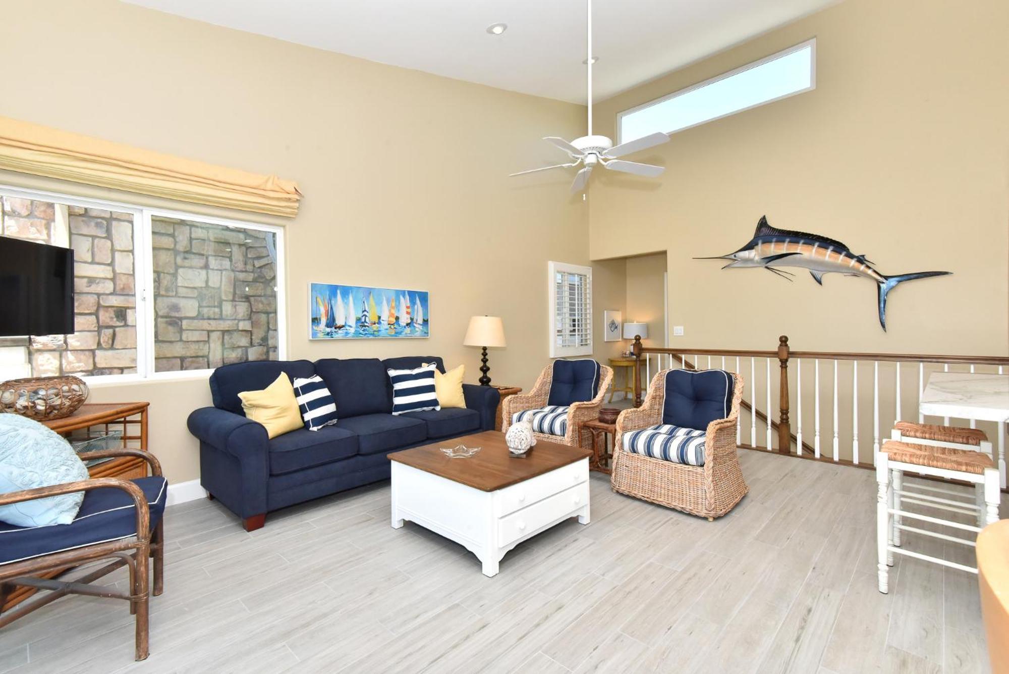 Multi Level Oceanfront With Patio On The Beach, Fire Pit And 2 Car Garage Newport Beach