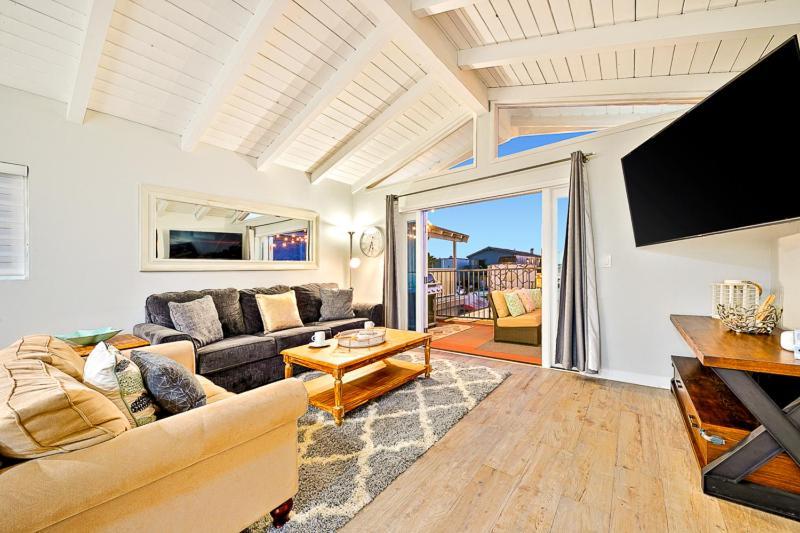 6 Bedroom With Rooftop Deck Between The Bay & The * Newport Beach
