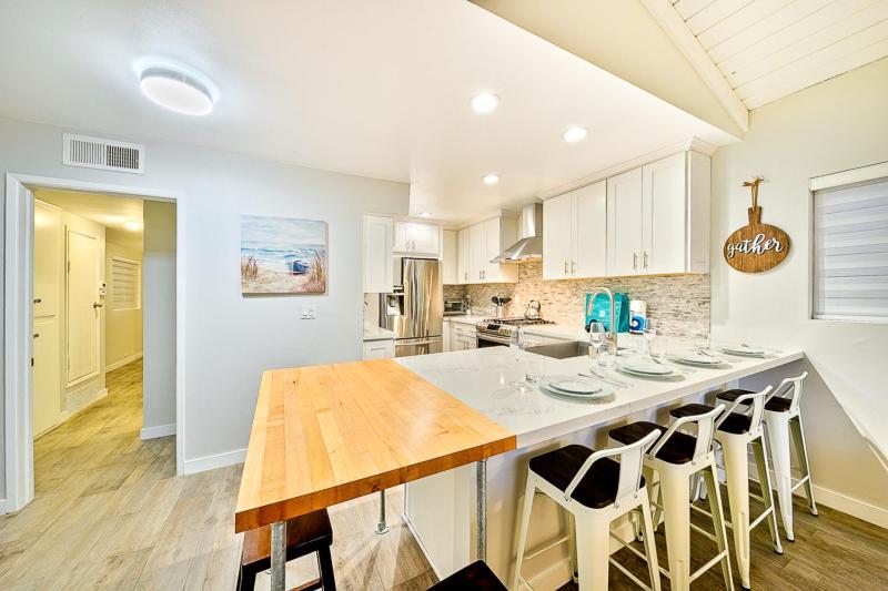 6 Bedroom With Rooftop Deck Between The Bay & The *