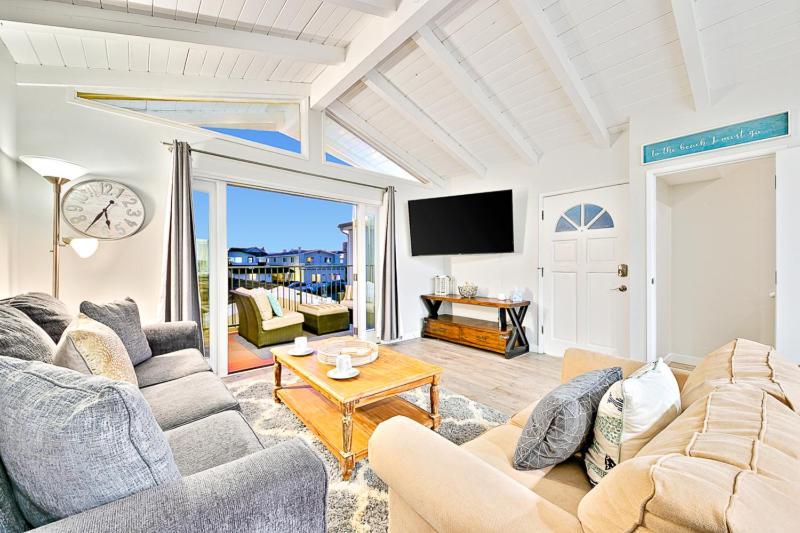 Holiday home 6 Bedroom With Rooftop Deck Between The Bay & The Newport Beach
