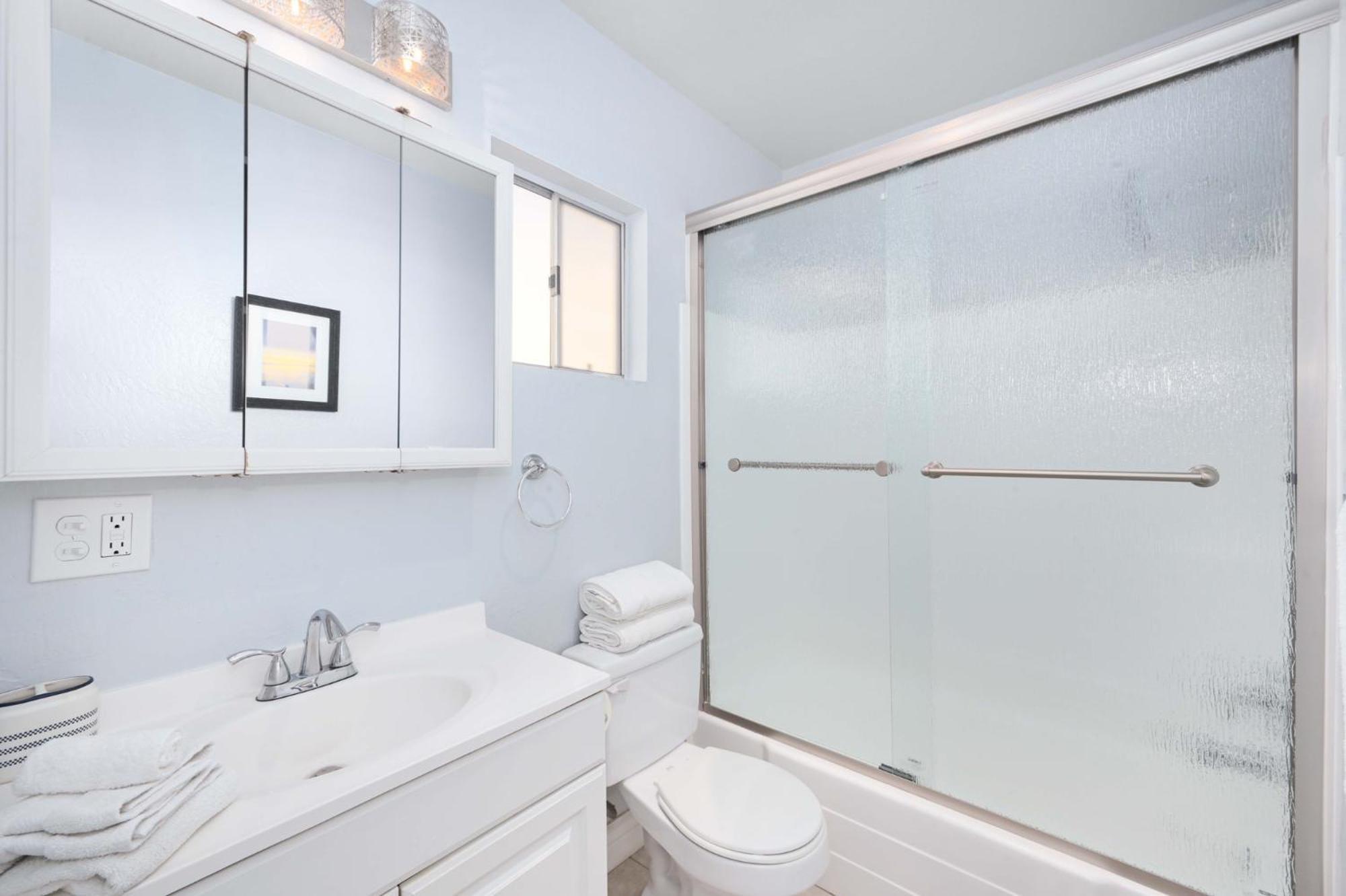 1 Bedroom In The Back Of Our Oceanfront