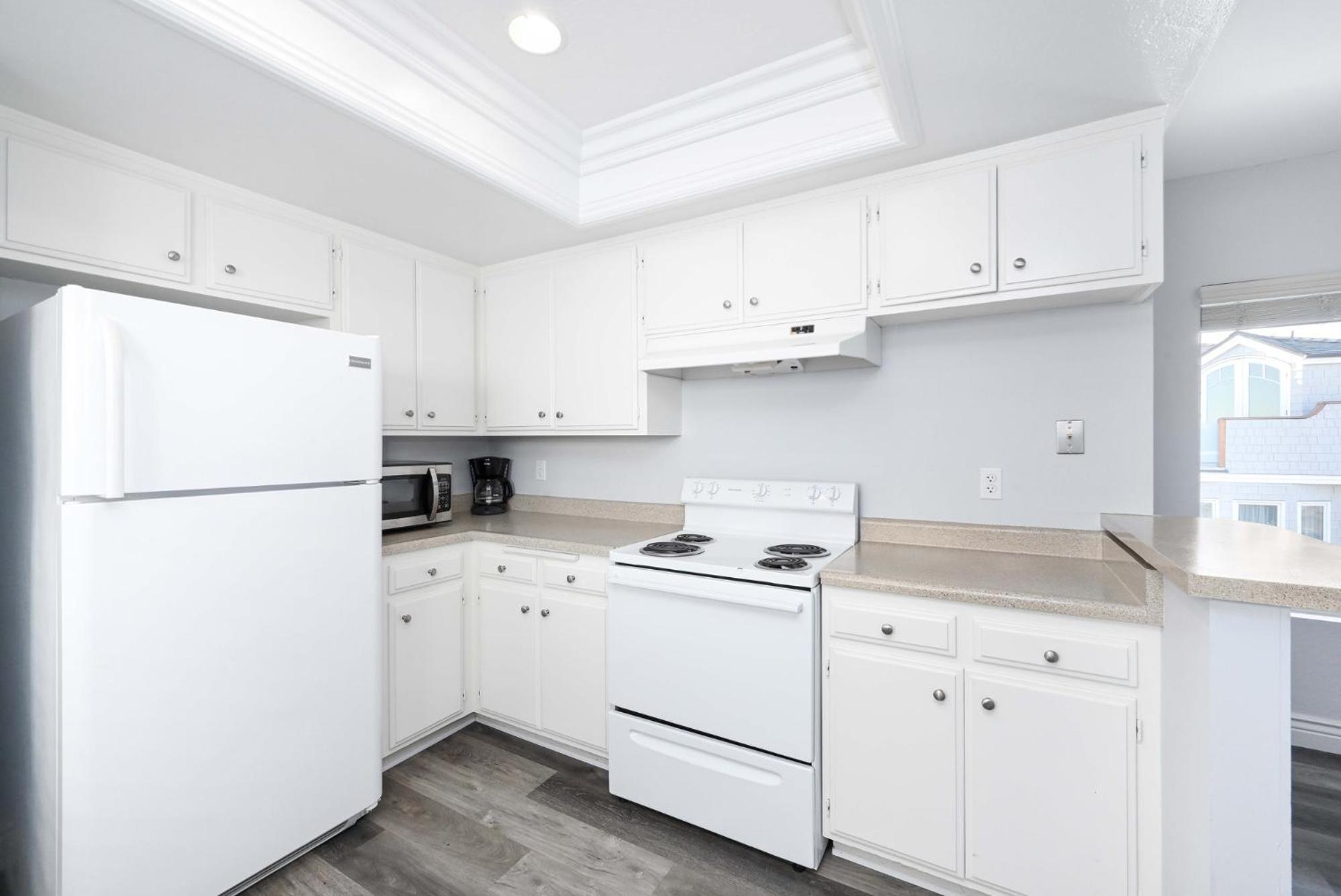 1 Bedroom In The Back Of Our Oceanfront Newport Beach