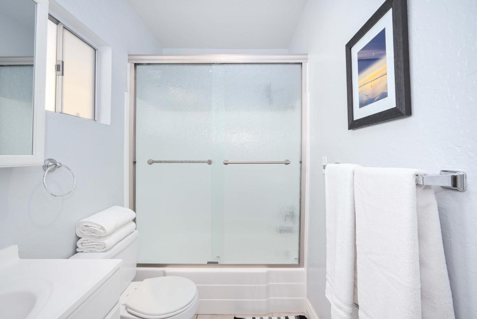 1 Bedroom In The Back Of Our Oceanfront Newport Beach