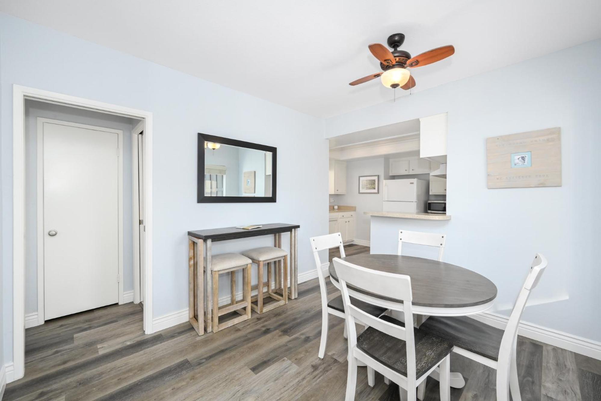 1 Bedroom In The Back Of Our Oceanfront