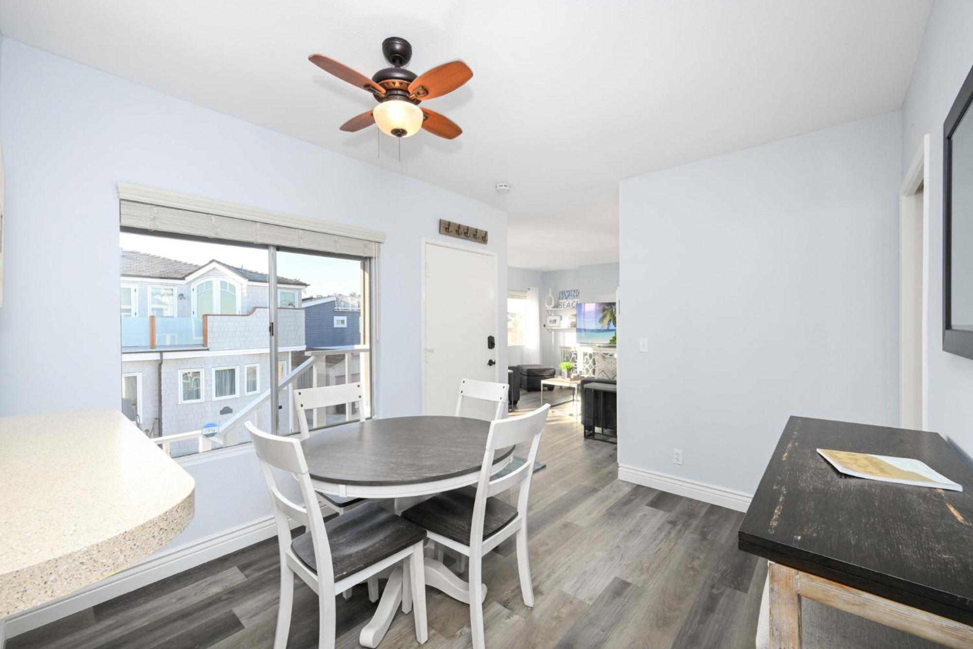 1 Bedroom In The Back Of Our Oceanfront * Newport Beach