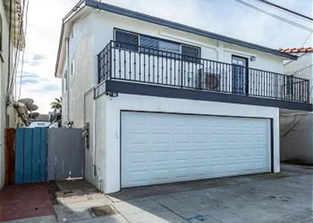 4 Bedroom Across From The And Boardwalk Holiday home Newport Beach