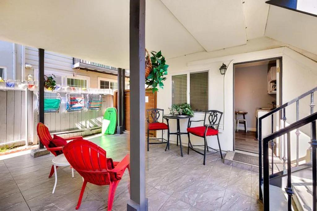 4 Bedroom Across From The And Boardwalk Newport Beach