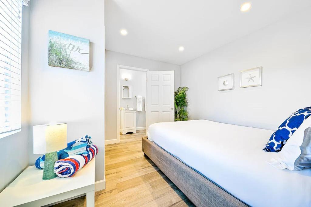Holiday home 4 Bedroom Across From The And Boardwalk Newport Beach
