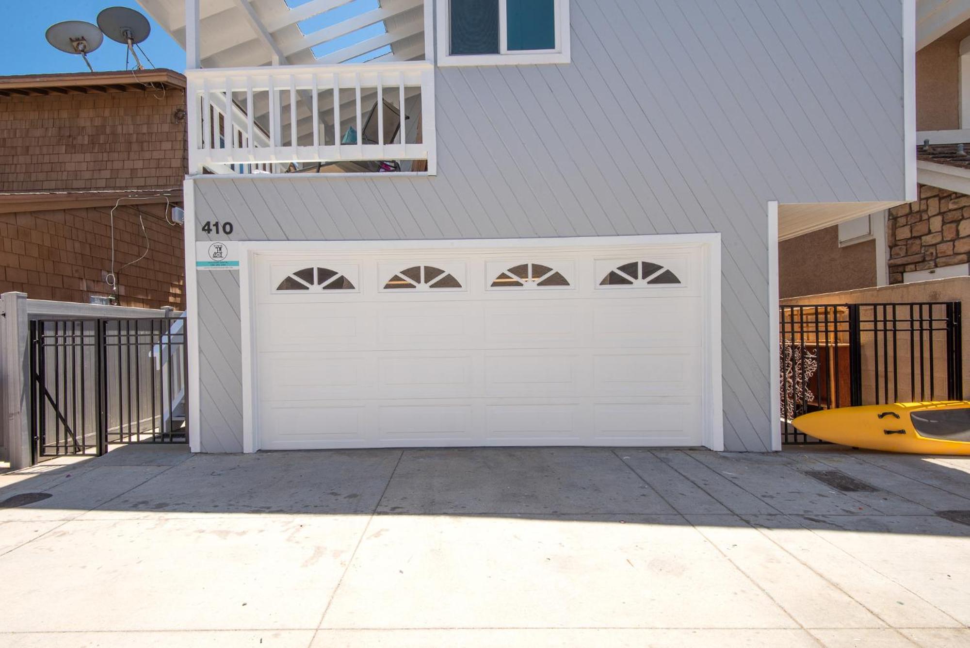 Multi Level Oceanfront With Patio On The Beach, Fire Pit And 2 Car Garage Holiday home Newport Beach