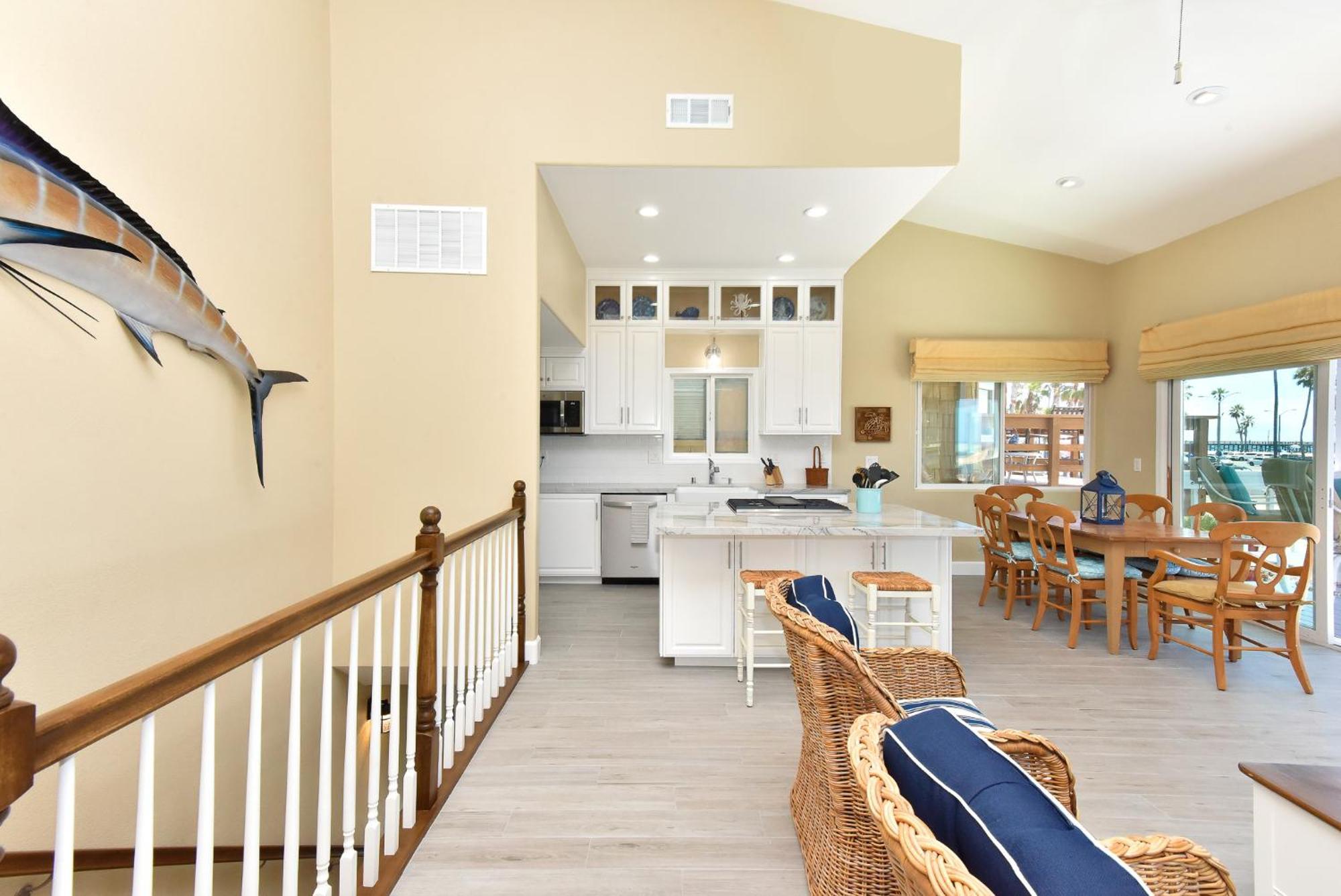 Multi Level Oceanfront With Patio On The Beach, Fire Pit And 2 Car Garage Newport Beach