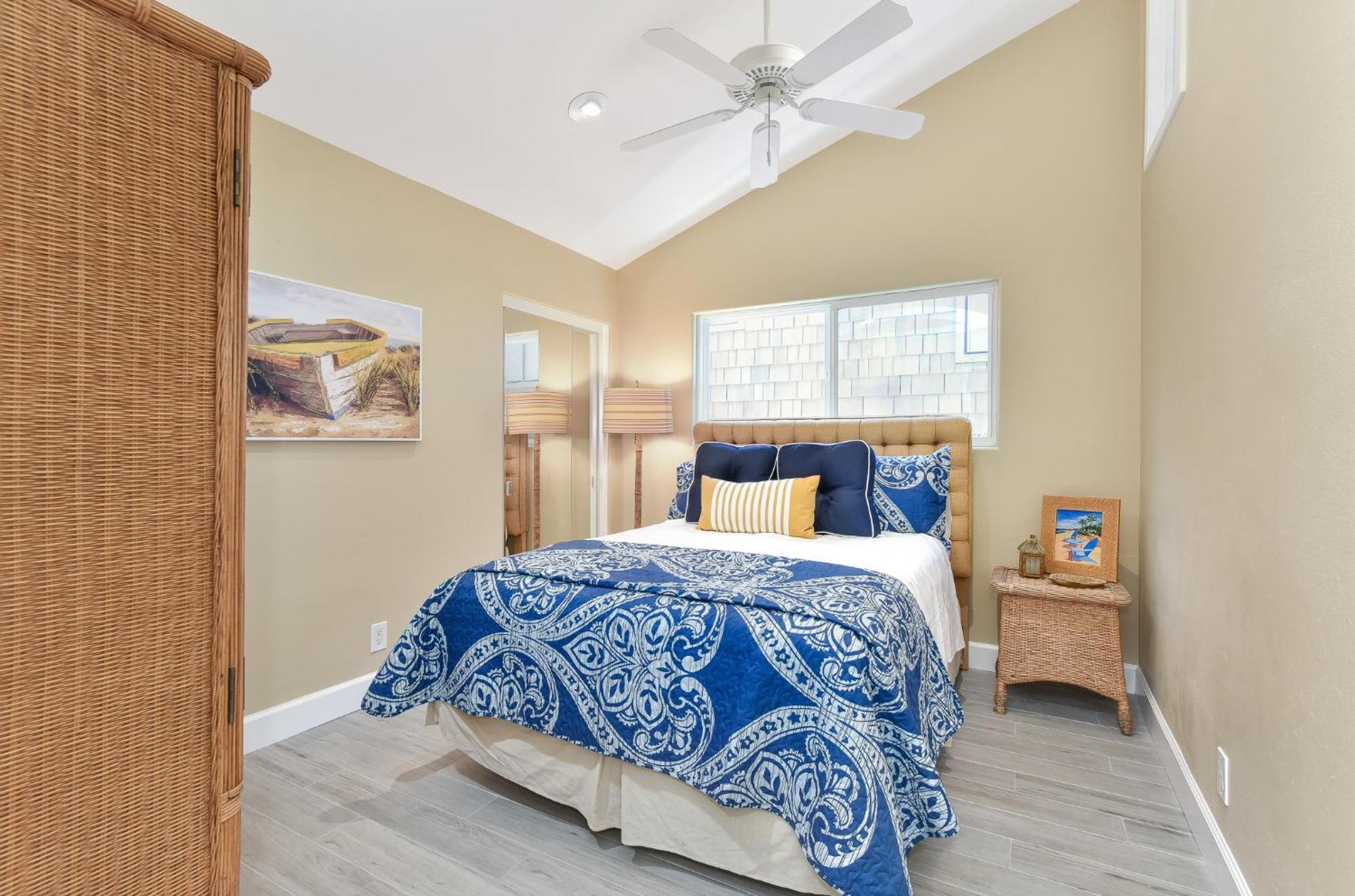 Multi Level Oceanfront With Patio On The Beach, Fire Pit And 2 Car Garage Holiday home Newport Beach