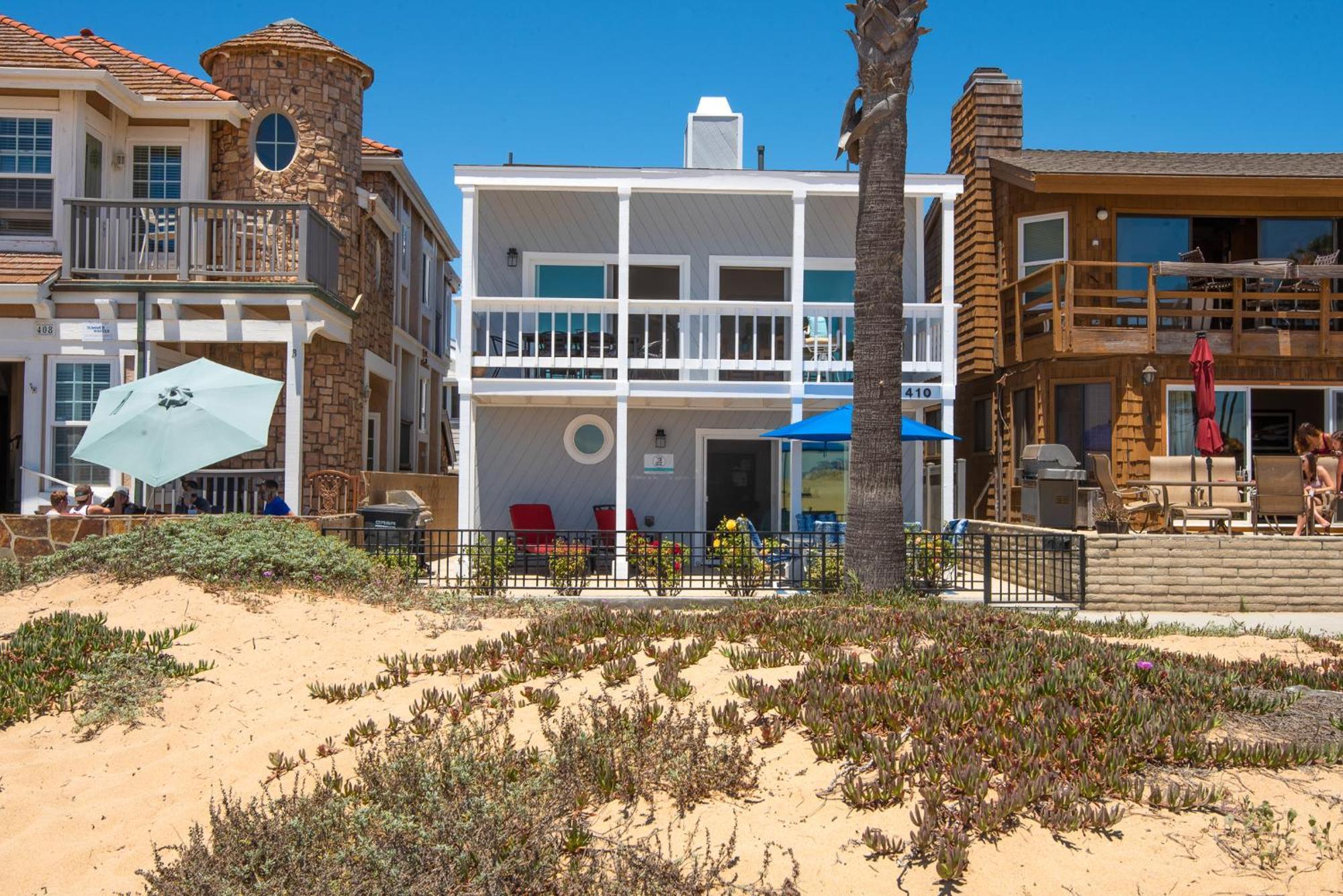 Multi Level Oceanfront With Patio On The Beach, Fire Pit And 2 Car Garage