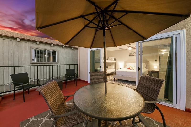 Holiday home 6 Bedroom With Rooftop Deck Between The Bay & The *