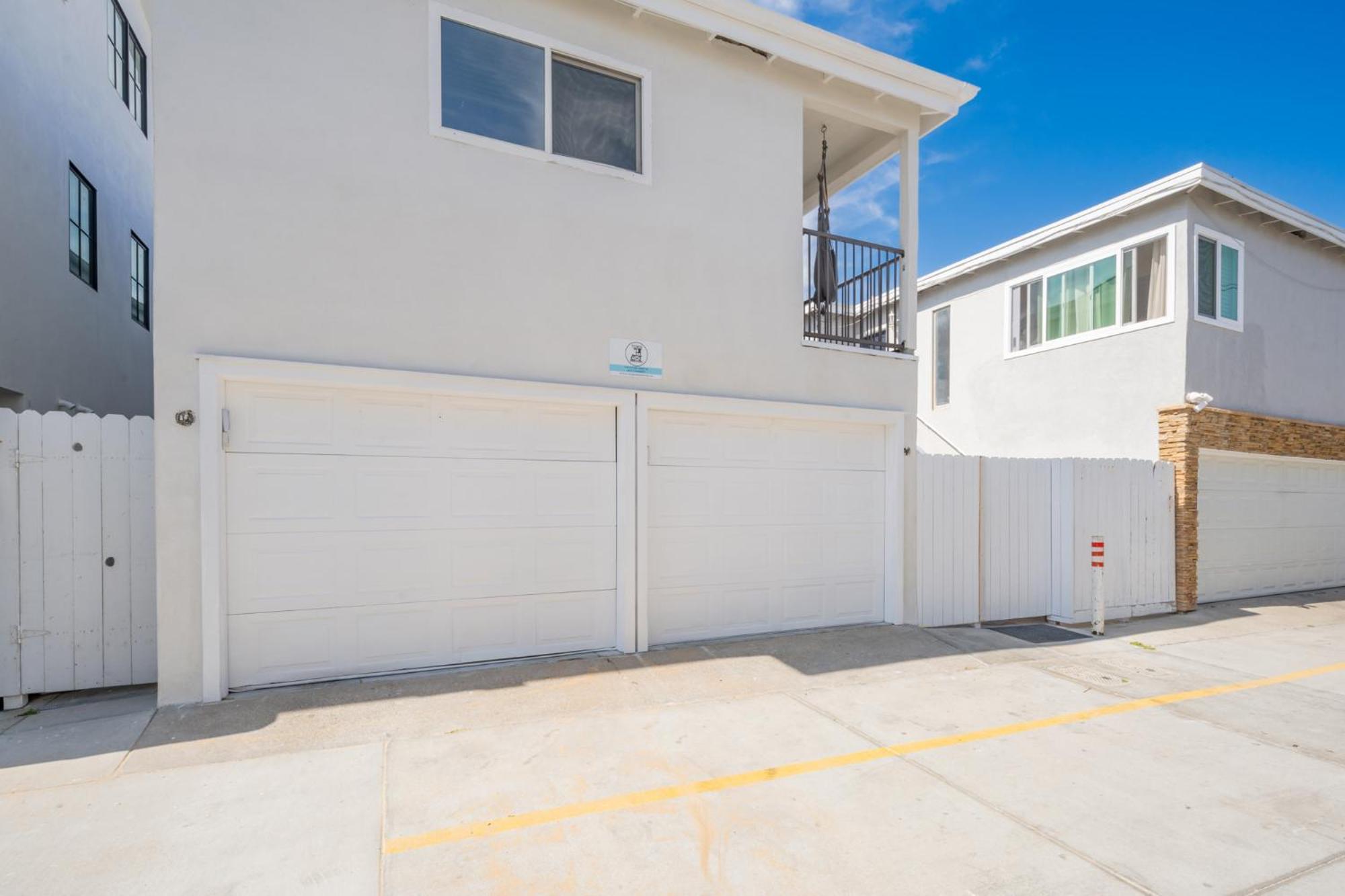 Three Bedroom On 36th With Indoor Outdoor Living Newport Beach
