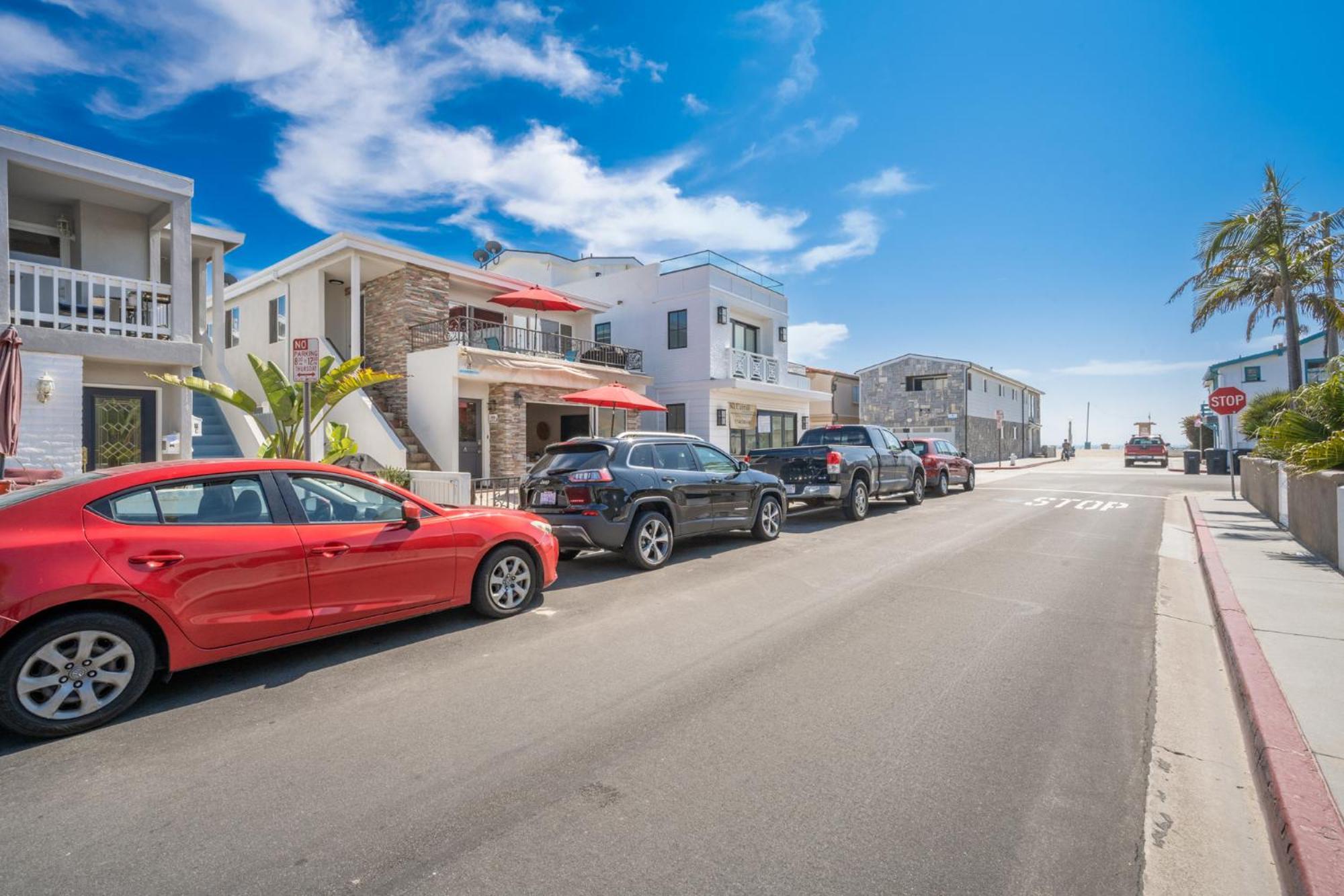 Three Bedroom On 36th With Indoor Outdoor Living