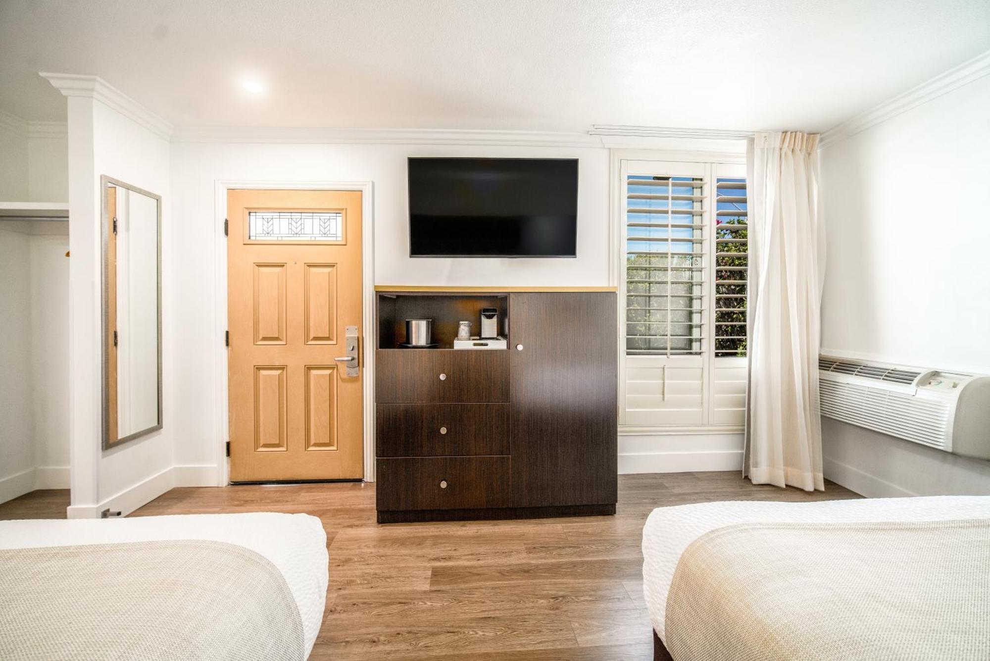 Little By The Bay Newport 3* Newport Beach