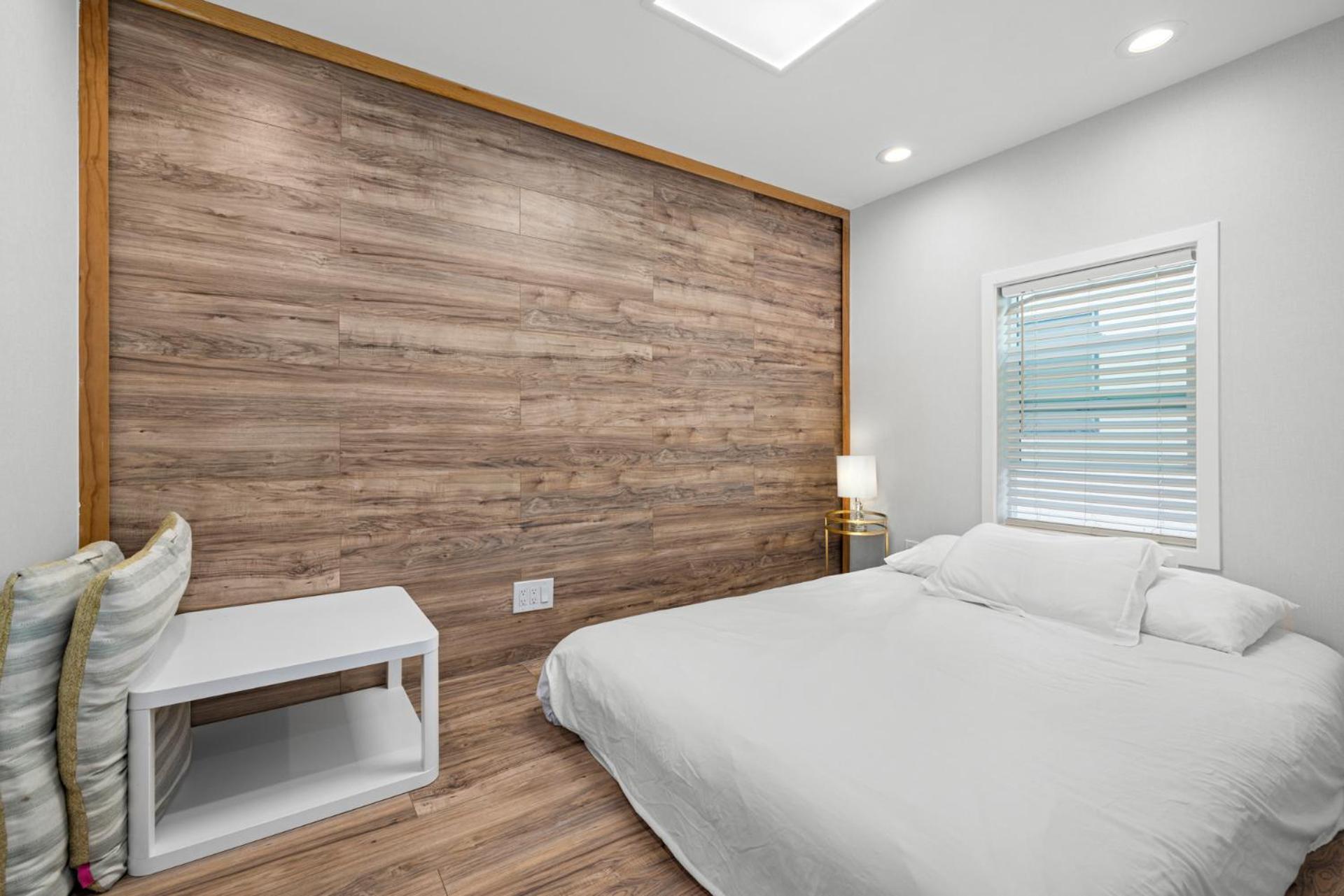 1628 West Oceanfront Oasis - 4,6,7 *