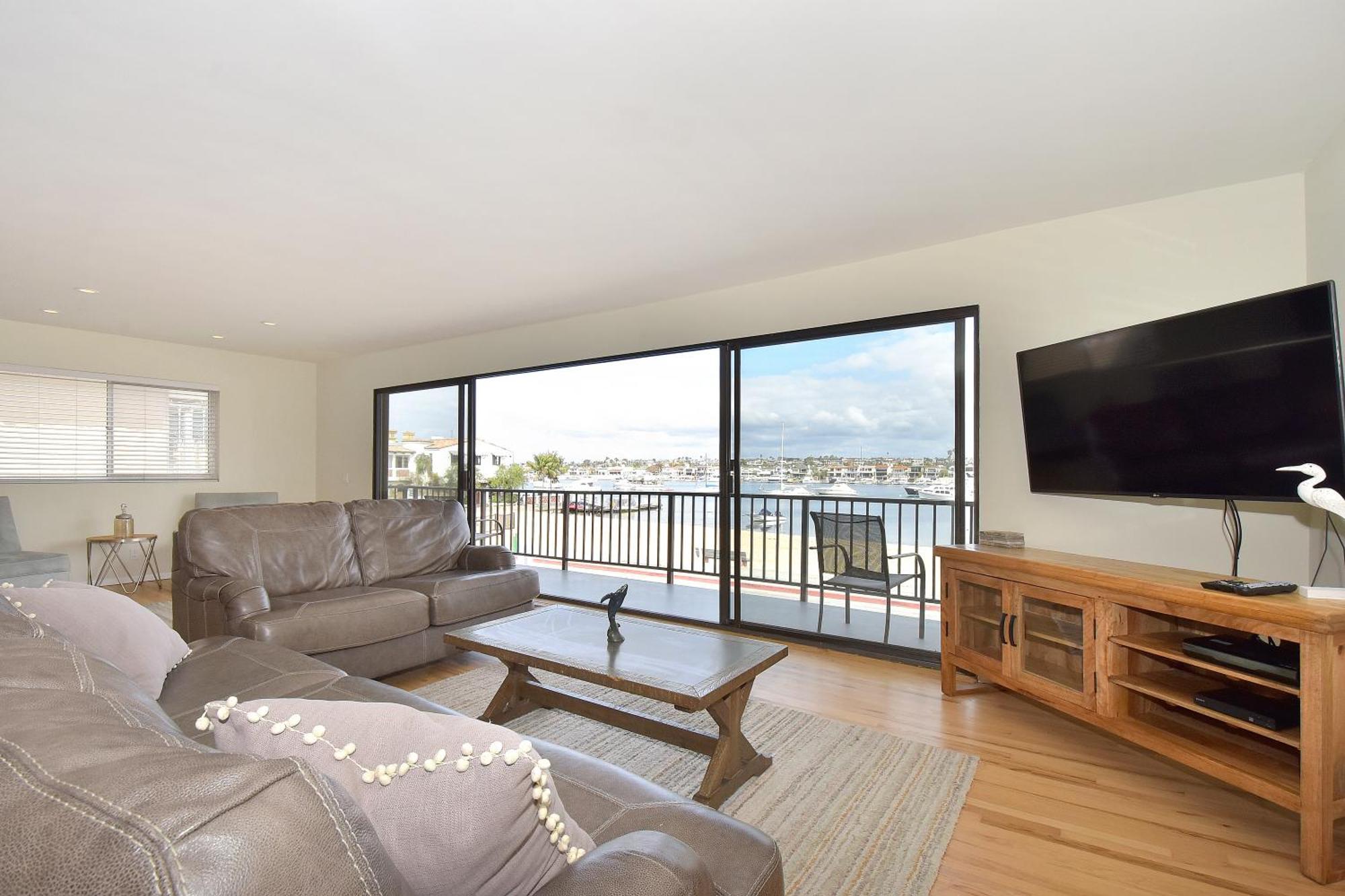 925 W Bay Ave Newport Beach