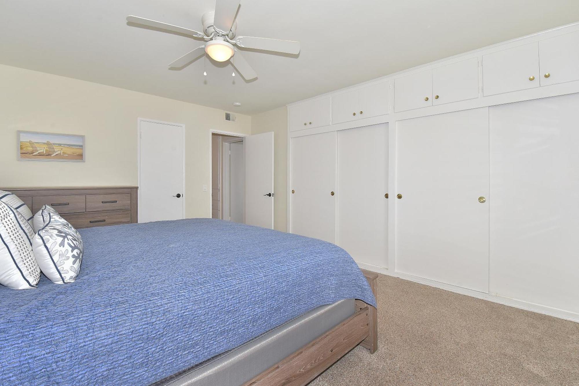 925 W Bay Ave * Newport Beach